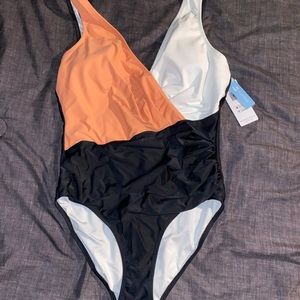One piece swim suit